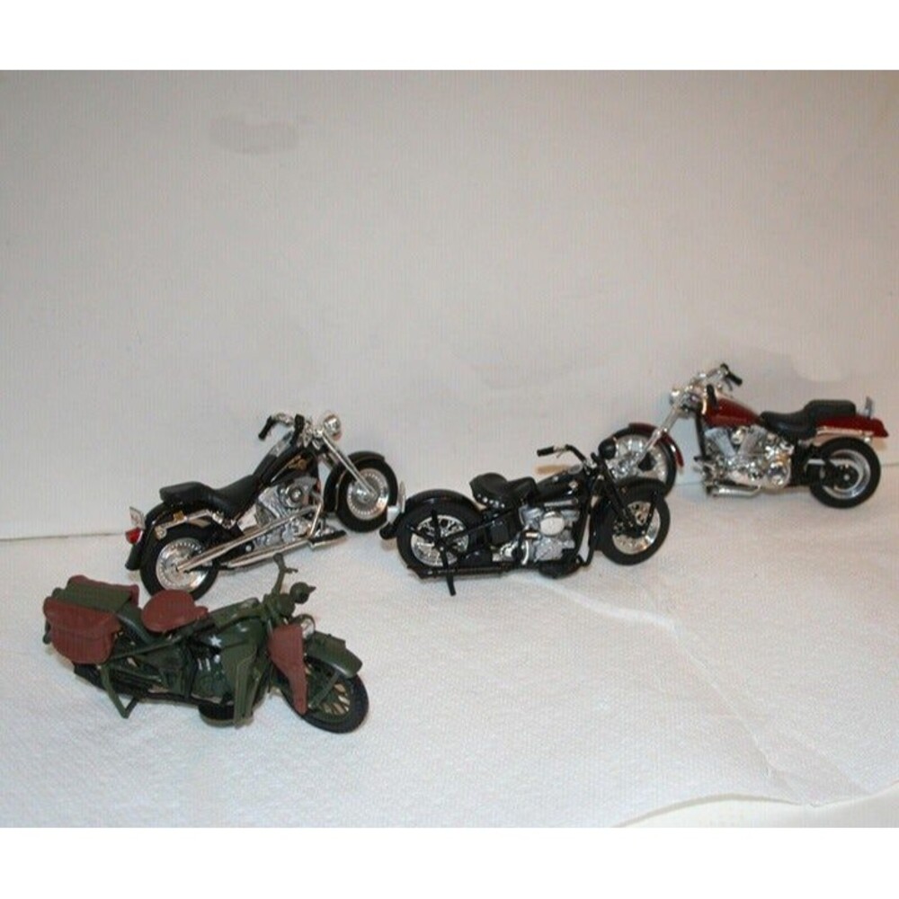 Maisto (4) Harley Davidson 1:18 Diecast Motorcycles LOT- Mixed Vintage